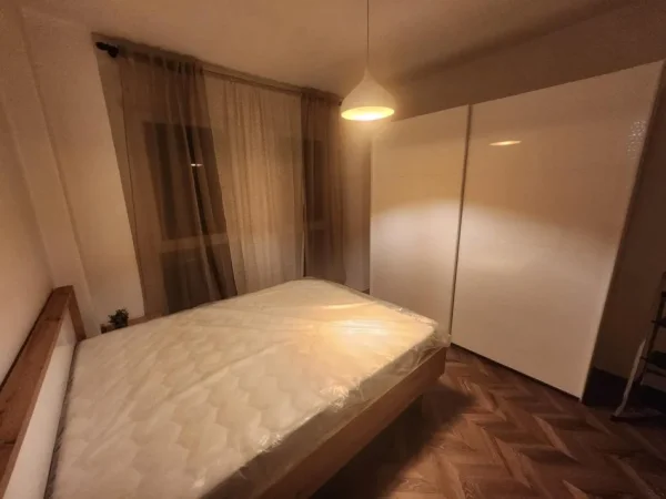 Tirane, jepet me qera apartament 2+1 Kati 3, 91 m² 600 € (Bulevardi i Ri)
