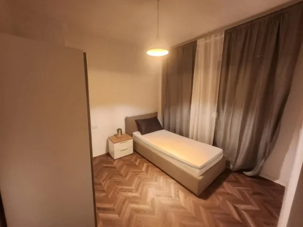 Tirane, jepet me qera apartament 2+1 Kati 3, 91 m² 600 € (Bulevardi i Ri)