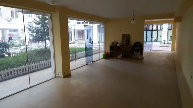 Tirane, shitet ambjent biznesi Kati 0, 85 m² 170.000 € 