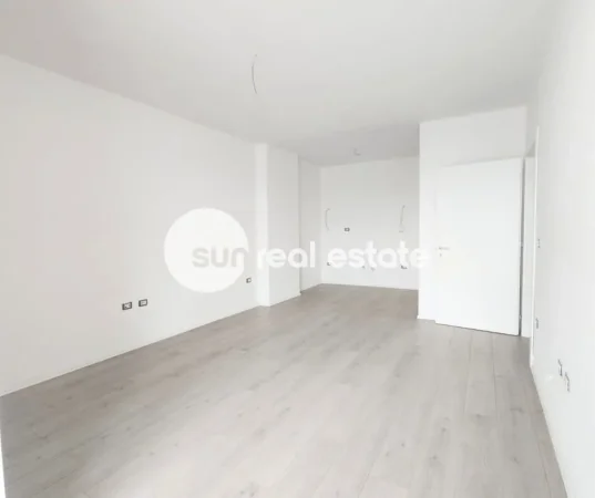 Shkoder, shitet apartament 2+1+Ballkon Kati 7, 98 m² 117.600 € (AFER POLICISE)