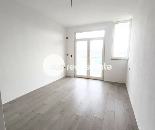 Shkoder, shitet apartament 2+1+Ballkon Kati 7, 98 m² 117.600 € (AFER POLICISE)