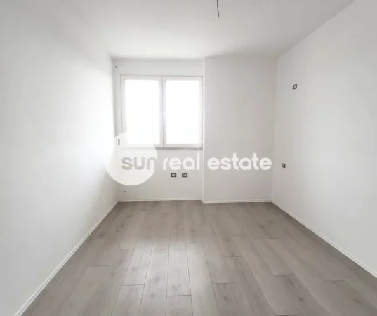 Shkoder, shitet apartament 2+1+Ballkon Kati 7, 98 m² 117.600 € (AFER POLICISE)