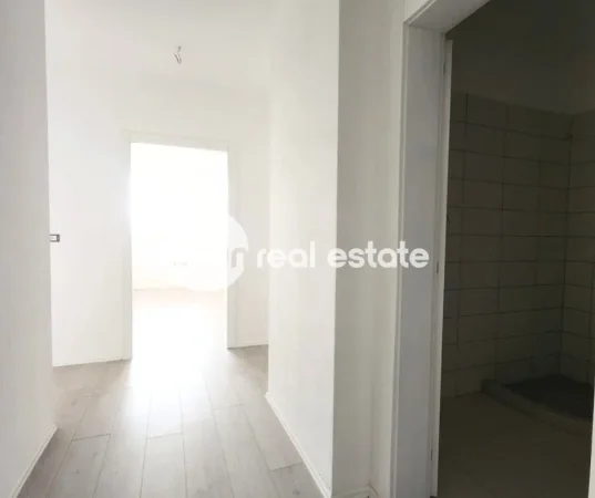 Shkoder, shitet apartament 2+1+Ballkon Kati 7, 98 m² 117.600 € (AFER POLICISE)
