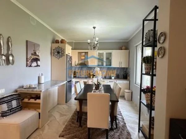 JEPET ME QERA APARTAMENT 2+1+GARAZH KOPSHTI BOTANIK