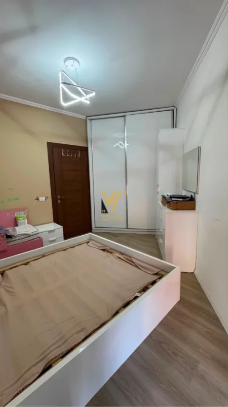 Tirane, jepet me qera apartament 1+1+Ballkon Kati 6, 62 m² 620 € (BRRYL)