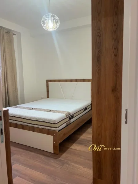 Tirane, jepet me qera apartament 1+1 Kati 4, 70 m² 470 € (PASKUQAN)