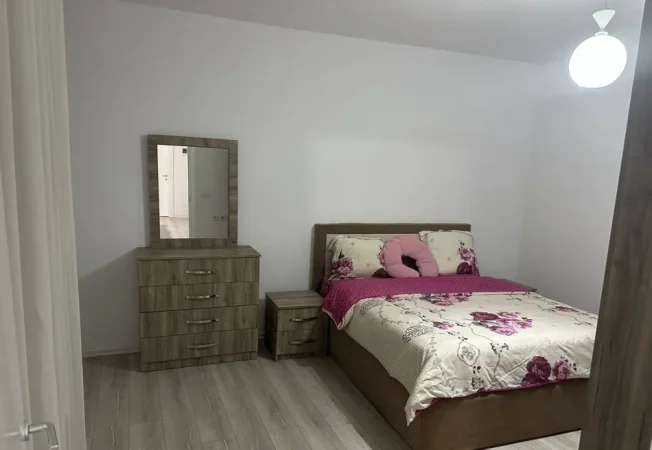 Tirane, jepet me qera apartament 1+1 Kati 2, 65 m² 600 € (Ish Stacioni Trenit)