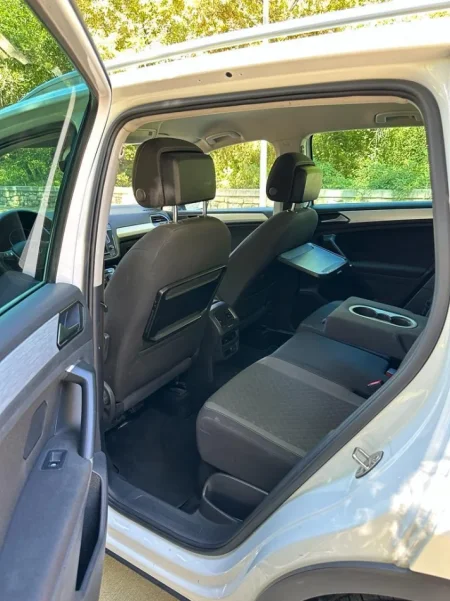 Tirane, shitet makine Nafte, e bardhë automatik Klima 166.000 km 14.500 €