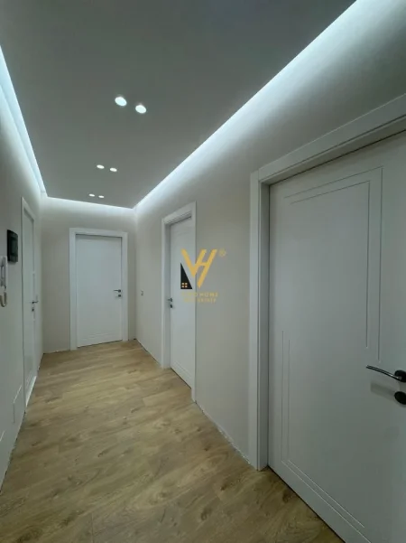 Tirane, jepet me qera apartament 2+1+Ballkon Kati 3, 95 m² 1.200 € (KOMUNA E PARISIT)