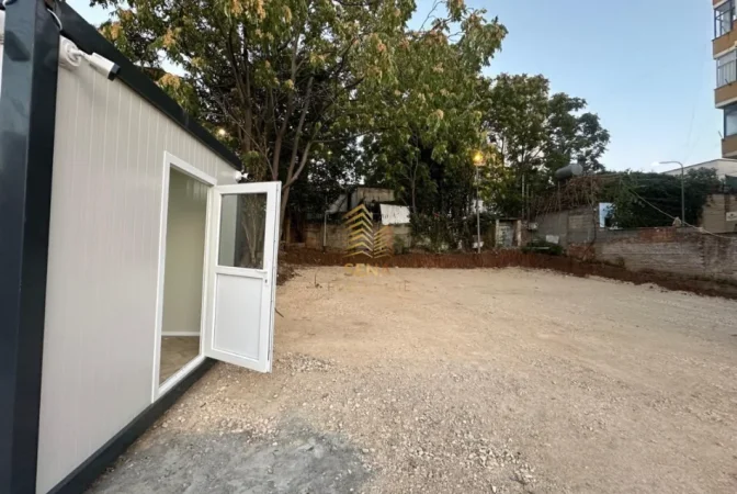 Tirane, jepet me qera toke , 900 m² (Rruga e Dibres - QSUT)