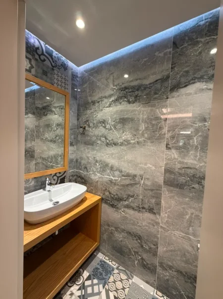 Tirane, shitet apartament 2+1 , 106 m² 255.000 € (Laprakë)