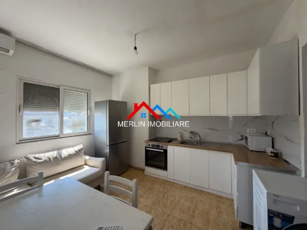 Tirane, jepet me qera apartament 2+1+Ballkon Kati 4, 70 m² 600 € (DON BOSKO)