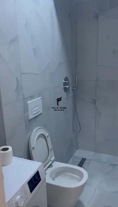 Tirane, jepet me qera apartament 2+1 Kati 1, 70 m² 400 € (ALI DEMI)