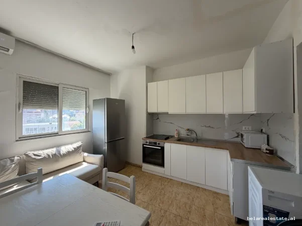 Tirane, jepet me qera apartament 2+1+Ballkon Kati 4, 70 m² 600 € (Don Bosko)
