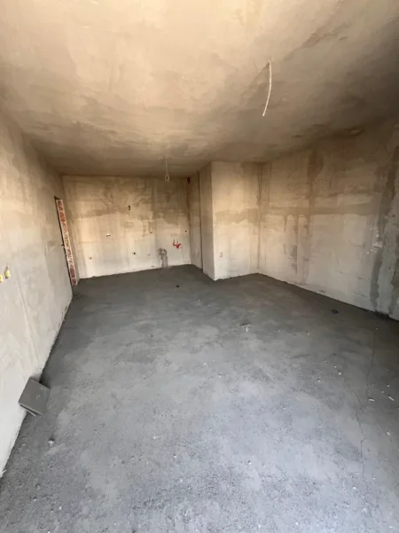 Tirane, shitet apartament 2+1 , 120 m² 198.000 € (fusha aviacionit)