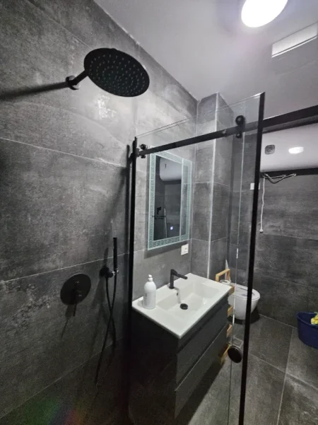 Tirane, shitet apartament 2+1 Kati 1, 108 m² 260.000 € (LIQENI I THATE)