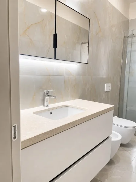 Tirane, shitet apartament 3+1+Ballkon Kati 7, 157 m², 650.000 euro (Rruga e Kosovareve)
