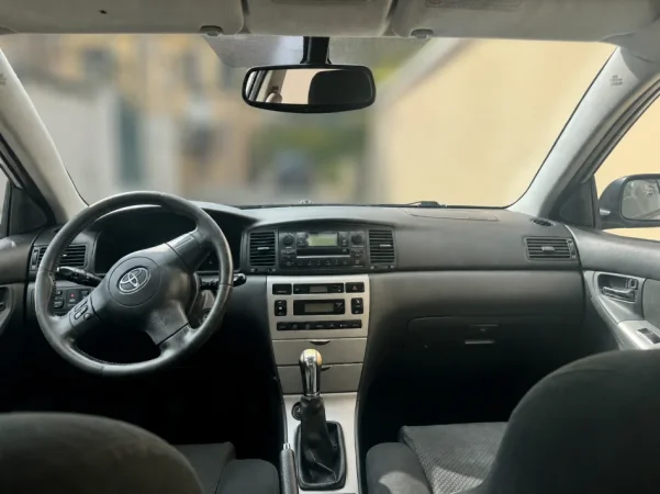 Tirane, shes makine Toyota Corolla Nafte, gri metalizato manuale Kondicioner 200.000 km 3.200 €