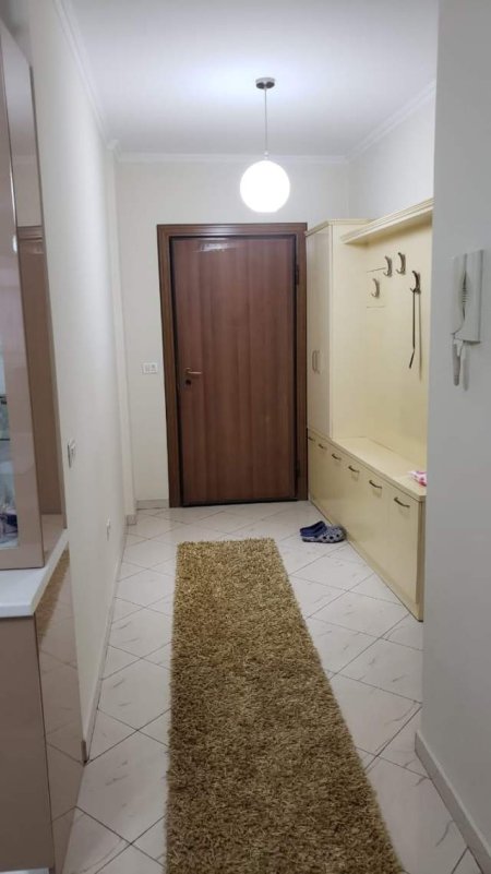 Tirane, ofert apartament Kati 5, 100 m² 650 Euro (Liqeni)