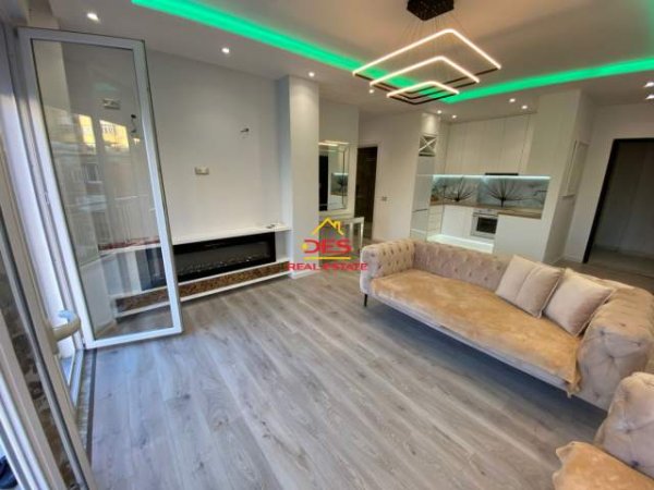 Tirane, jepet me qera apartament 2+1+BLK Kati 4, 110 m² 900 Euro (RRUGA E BARRIKADAVE)