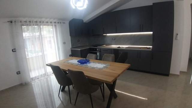 Tirane, jepet me qera apartament 2+1+BLK Kati 2, 140 m² 500 Euro (Rruga Bedri Karapici)