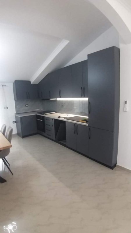 Tirane, jepet me qera apartament 2+1+BLK Kati 2, 140 m² 500 Euro (Rruga Bedri Karapici)