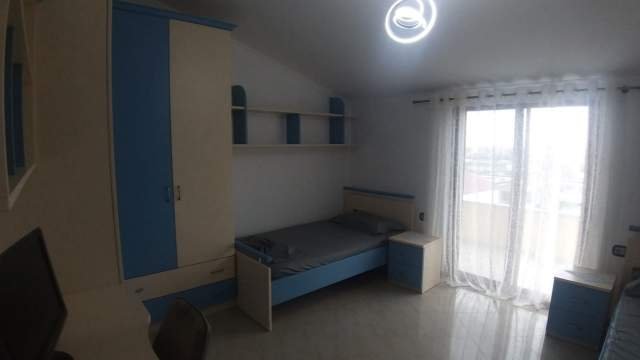 Tirane, jepet me qera apartament 2+1+BLK Kati 2, 140 m² 500 Euro (Rruga Bedri Karapici)