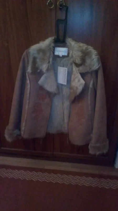 Tirane, Xhup per femra