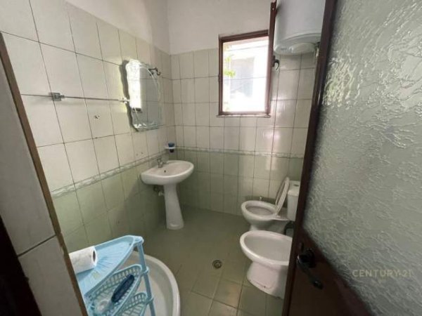 Tirane, jepet me qera shtepi Kati 1, 75 m² 400 Euro (Ali Visha)