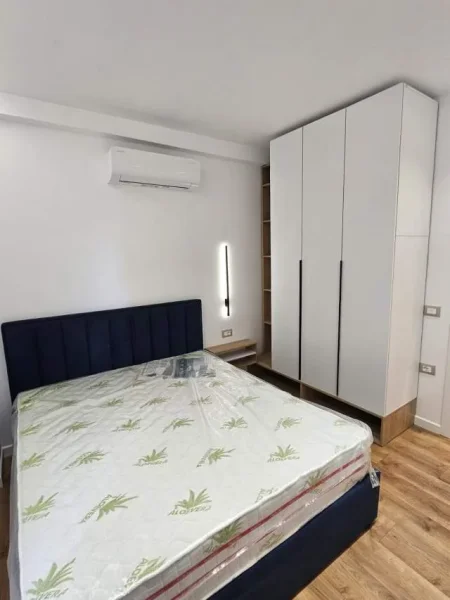 Tirane, jepet me qera apartament 2+1 Kati 2, 75 m² 600 Euro (Rr Hamdi Sina)