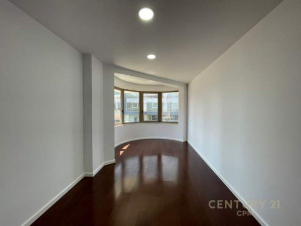 Tirane, jepet me qera ambjent biznesi Kati 4, 219 m² 3.500 Euro (papa gjon pali 2)