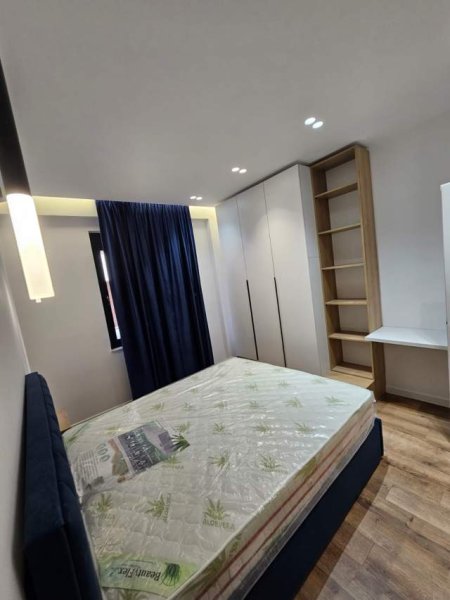 Tirane, jepet me qera apartament 2+1 Kati 2, 75 m² 600 Euro (Rr Hamdi Sina)