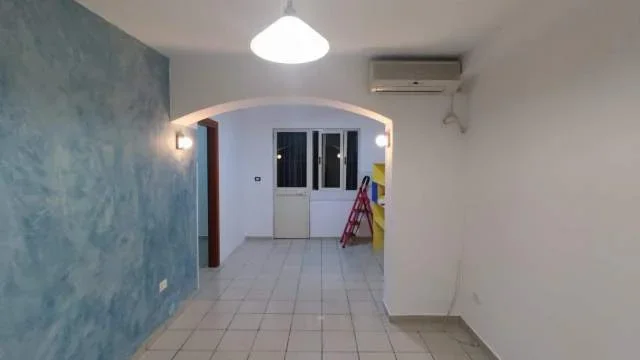 Tirane, jepet me qera ambjent biznesi Kati 0, 55 m² 35.000 Leke (Sulejman Delvina)
