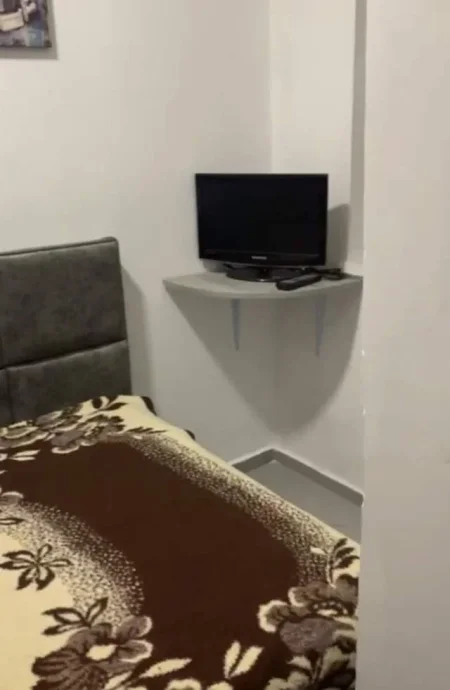 Tirane, jepet me qera apartament Kati 4, 50 m² 40.000 Leke (Brryli)