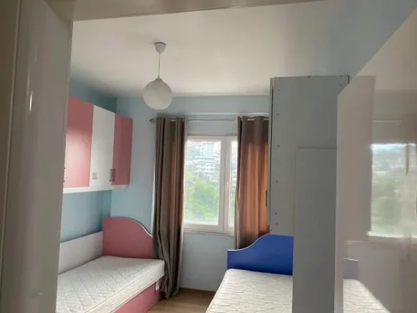Tirane, jepet me qera apartament Kati 4, 120 m² 380 Euro (Muhamet Deliu)