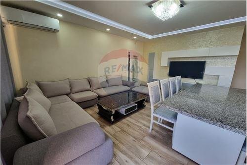 Tirane, shitet apartament 235.000 Euro (Ish europiani)