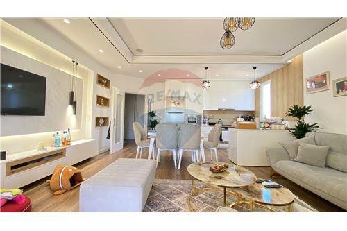 Tirane, shitet apartament 130.000 Euro (Kodra e priftit)
