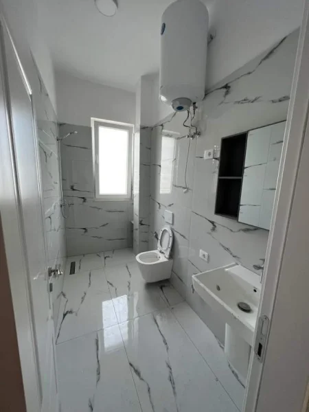 Tirane, jepet me qera apartament Kati 2, 90 m² 35.000 Leke (Kamez)