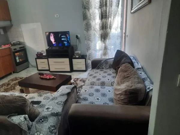 Tirane, jepet me qera apartament Kati 2, 65 m² 35.000 Leke (Kodra e Priftit)