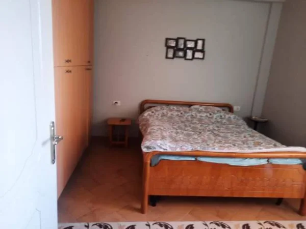 Tirane, jepet me qera apartament Kati 2, 65 m² 35.000 Leke (Kodra e Priftit)