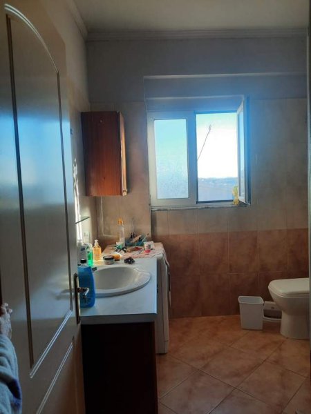 Tirane, jepet me qera apartament Kati 2, 65 m² 35.000 Leke (Kodra e Priftit)