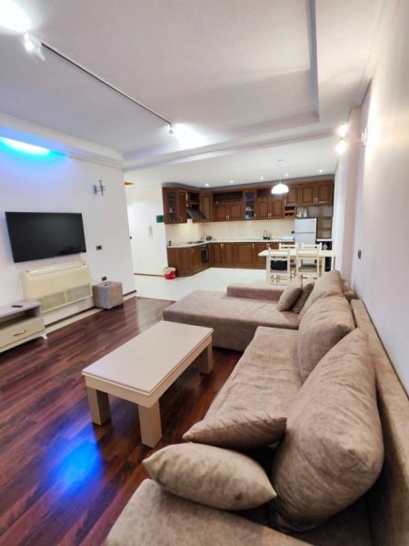 Tirane, jepet me qera apartament 2+1+BLK Kati 9, 100 m² 800 Euro (Sami Frasheri)