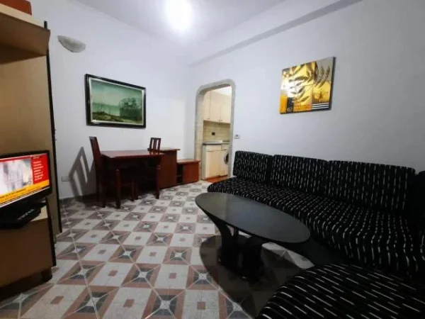 Tirane, jepet me qera apartament 3 Katshe Kati 2, 370 Euro (Siri Kodra)