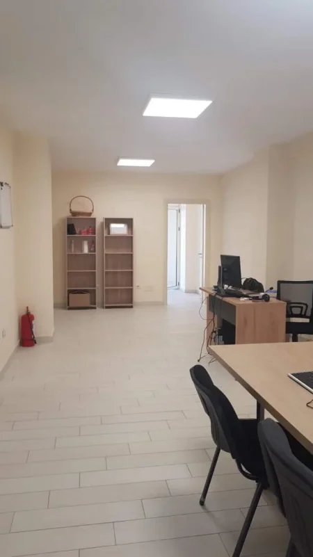 Tirane, jepet me qera apartament 142 m² 90.000 Leke (Tefta Tashko Koco)