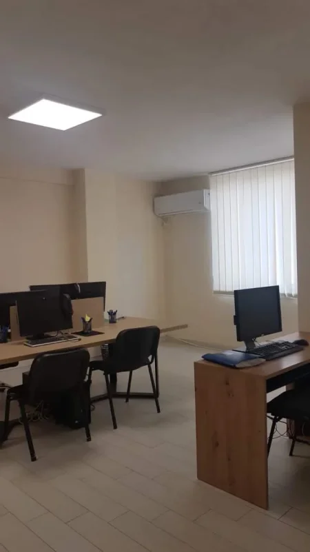 Tirane, jepet me qera apartament 142 m² 90.000 Leke (Tefta Tashko Koco)