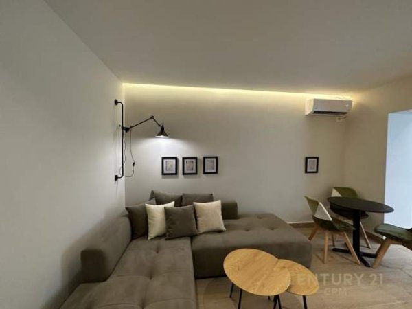 Tirane, jepet me qera apartament 1+1 Kati 1, 58 m² 550 Euro (Medreseja)