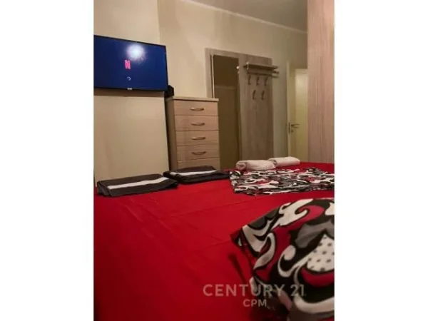 Tirane, jepet me qera 70 m² 550 Euro