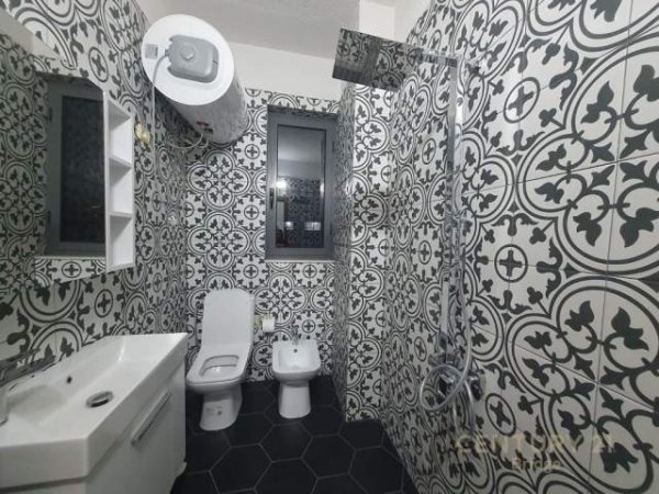 Tirane, jepet me qera apartament 2+1 Kati 11, 110 m² 600 Euro (rruga e kosovareve)