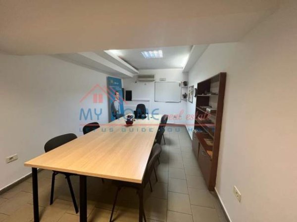 Tirane, shitet ambjent biznesi Kati 1, 2.758 m² 365.000 Euro (Rruga e Kavajes)