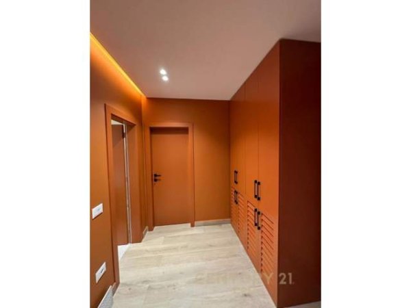 Tirane, jepet me qera apartament 1+1 Kati 1, 58 m² 550 Euro (Medreseja)